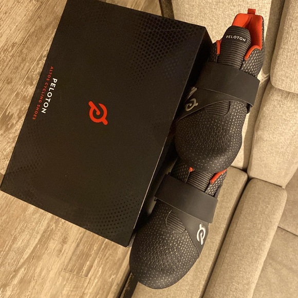 Peloton Alto Cycling Shoes - US 9.5M / 11W - Excellent Condition - Picture 2 of 6